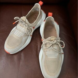 Sorel Explorer Defy low shoe